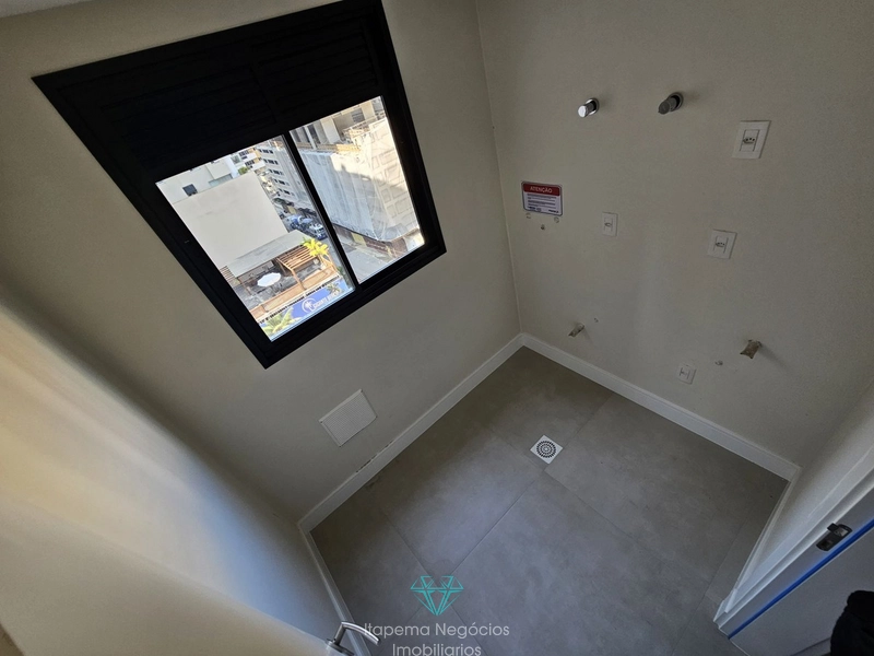 Apartamento com 4 Suítes 4 Vagas - Meia praia - Itapema: 12ª foto da galeria de imagens do imóvel