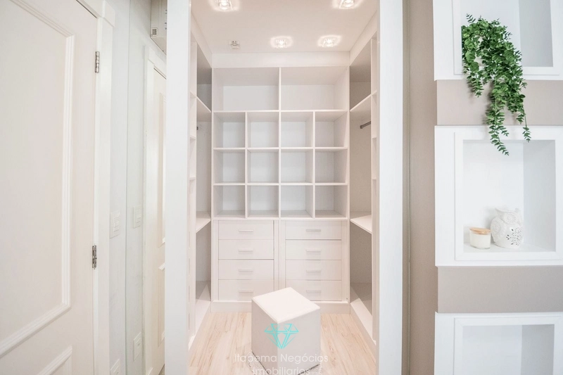 LINDO APARTAMENTO 5 SUÍTES MOBILIADO E DECORADO. Quadra mar: 38ª foto da galeria de imagens do imóvel