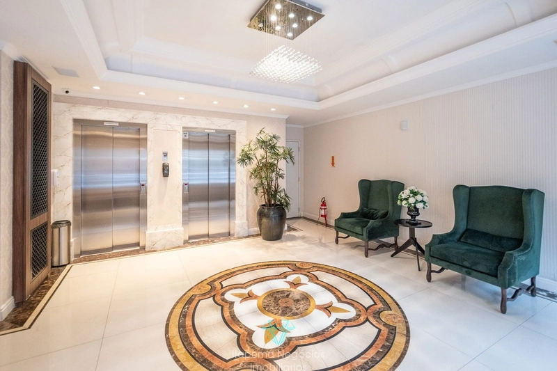 LINDO APARTAMENTO 5 SUÍTES MOBILIADO E DECORADO. Quadra mar: 2ª foto da galeria de imagens do imóvel