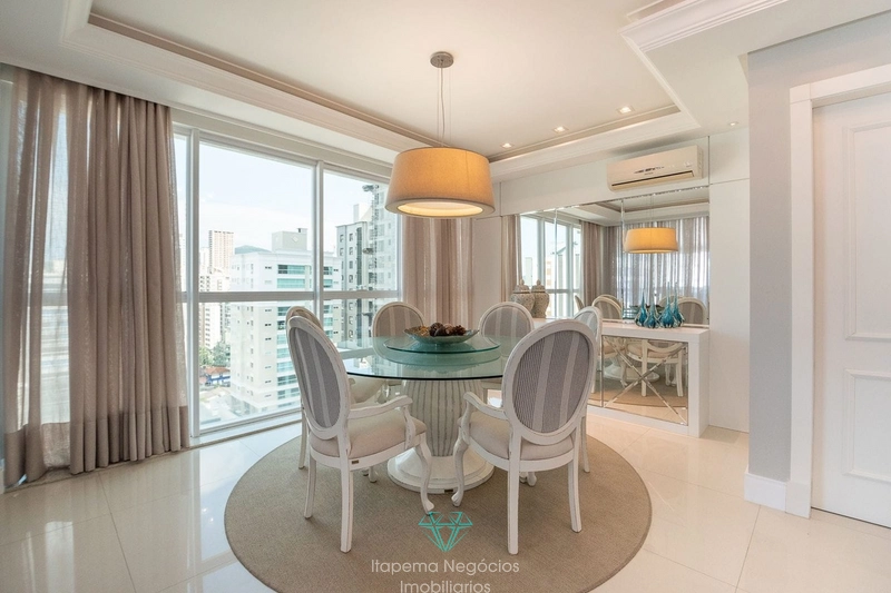 LINDO APARTAMENTO 5 SUÍTES MOBILIADO E DECORADO. Quadra mar: 17ª foto da galeria de imagens do imóvel