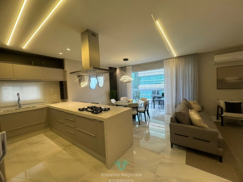 Apartamento 03 suítes, e 03 vagas- Meia Praia: 1ª foto da galeria de imagens do imóvel
