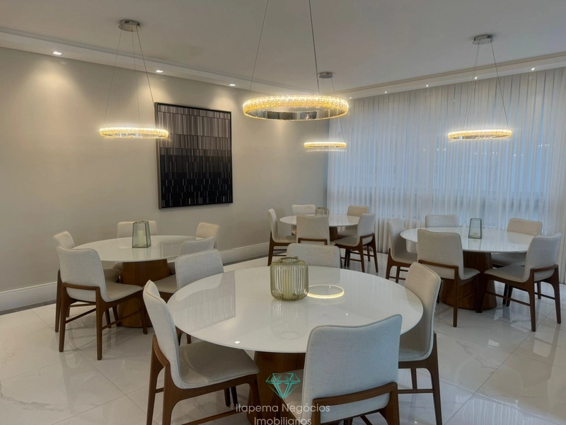 Apartamento mobiliado quadra mar, 4 Suítes 3 vagas.: 20ª foto da galeria de imagens do imóvel