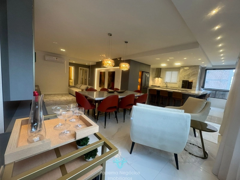 Apartamento mobiliado quadra mar, 4 Suítes 3 vagas.: 49ª foto da galeria de imagens do imóvel