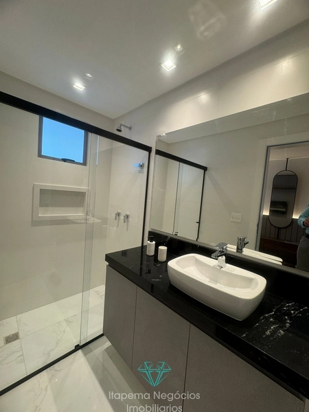 Apartamento mobiliado quadra mar, 4 Suítes 3 vagas.: 37ª foto da galeria de imagens do imóvel