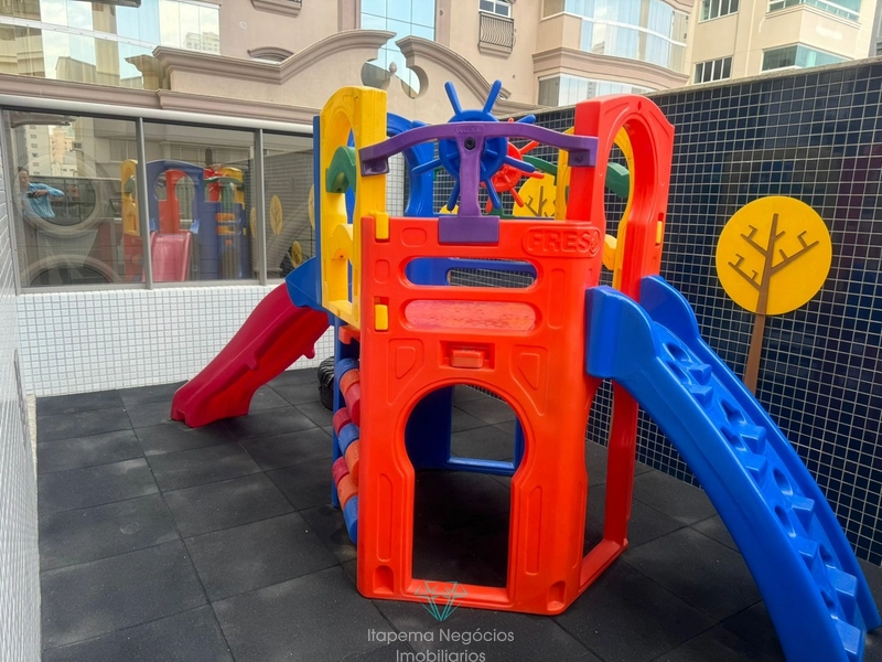 Apartamento mobiliado quadra mar, 4 Suítes 3 vagas.: 17ª foto da galeria de imagens do imóvel