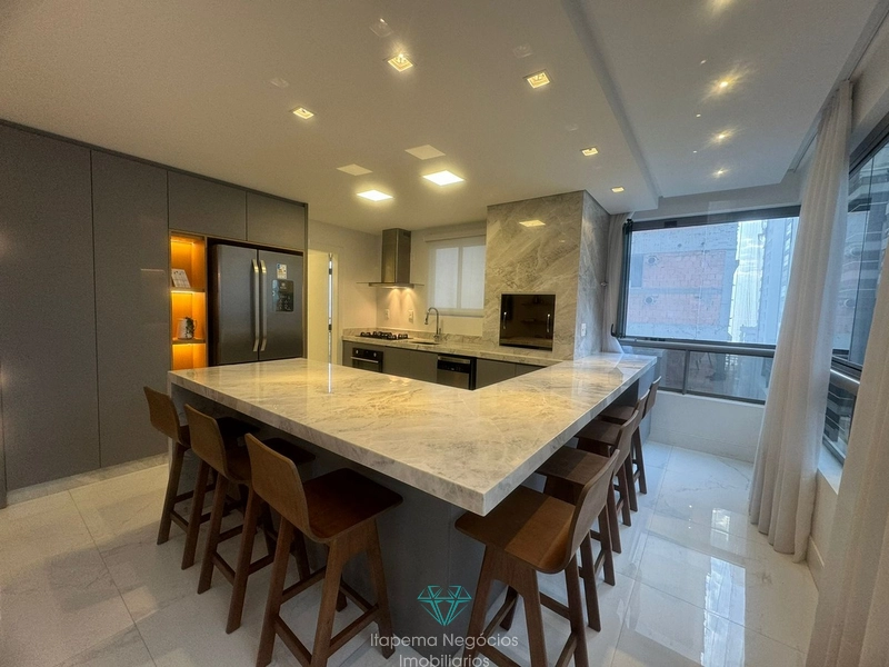 Apartamento mobiliado quadra mar, 4 Suítes 3 vagas.: 48ª foto da galeria de imagens do imóvel