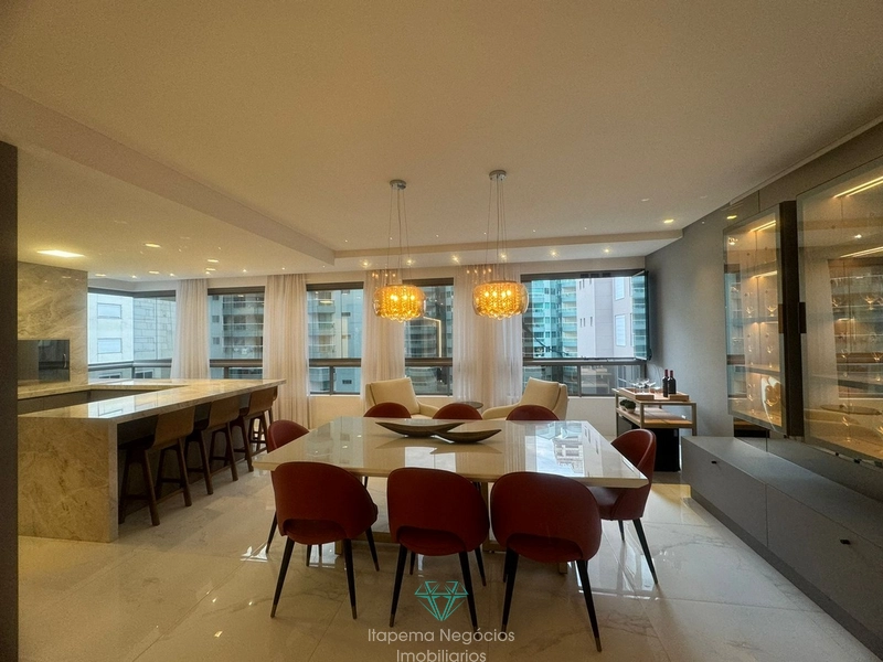 Apartamento mobiliado quadra mar, 4 Suítes 3 vagas.: 50ª foto da galeria de imagens do imóvel