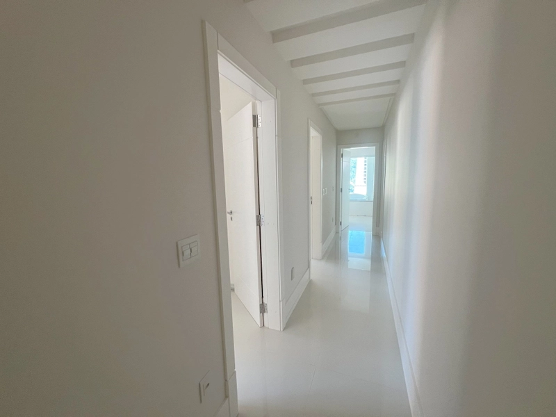 Apartamento 4 suítes 4 vagas - Centro: 16ª foto da galeria de imagens do imóvel
