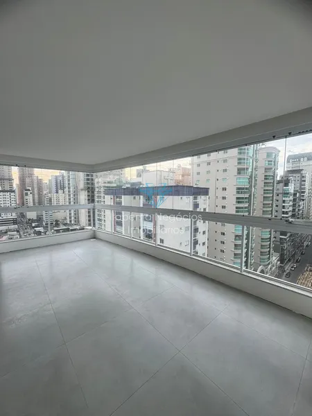 Apartamento 03 Suítes, 03 Vagas em Itapema, Meia Praia: 1ª foto da galeria de imagens do imóvel