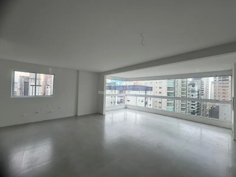 Apartamento 03 Suítes, 03 Vagas em Itapema, Meia Praia: 7ª foto da galeria de imagens do imóvel