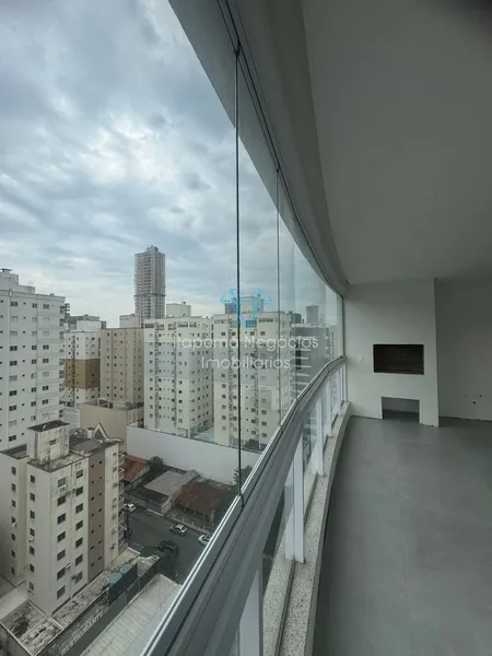 Apartamento 03 Suítes, 03 Vagas em Itapema, Meia Praia: 2ª foto da galeria de imagens do imóvel