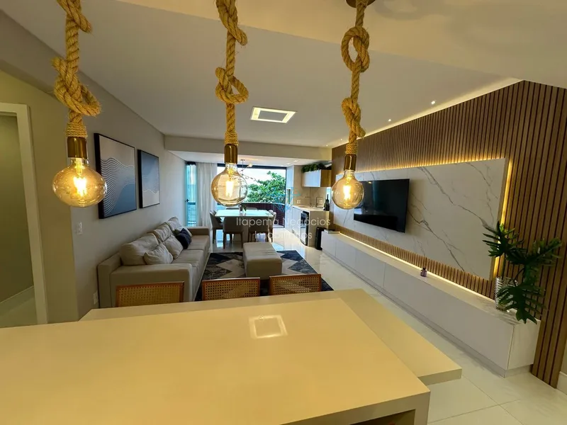EXCELENTE APARTAMENTO FRENTE MAR - MEIA PRAIA: 4ª foto da galeria de imagens do imóvel