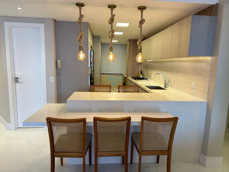 EXCELENTE APARTAMENTO FRENTE MAR - MEIA PRAIA: 10ª foto da galeria de imagens do imóvel