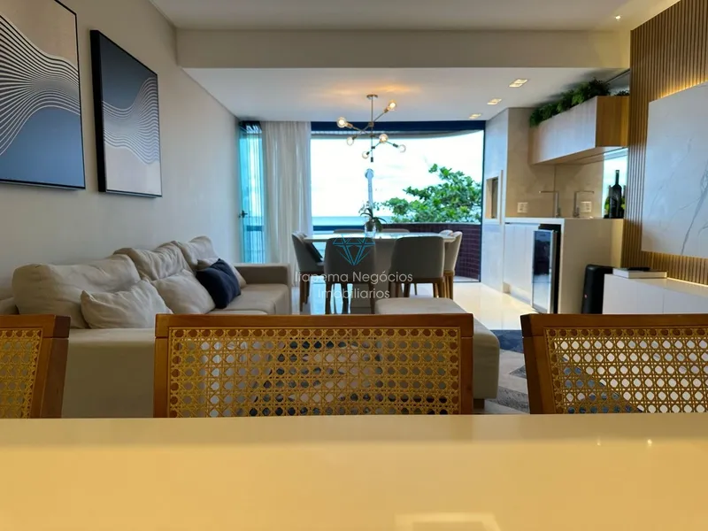 EXCELENTE APARTAMENTO FRENTE MAR - MEIA PRAIA: 6ª foto da galeria de imagens do imóvel