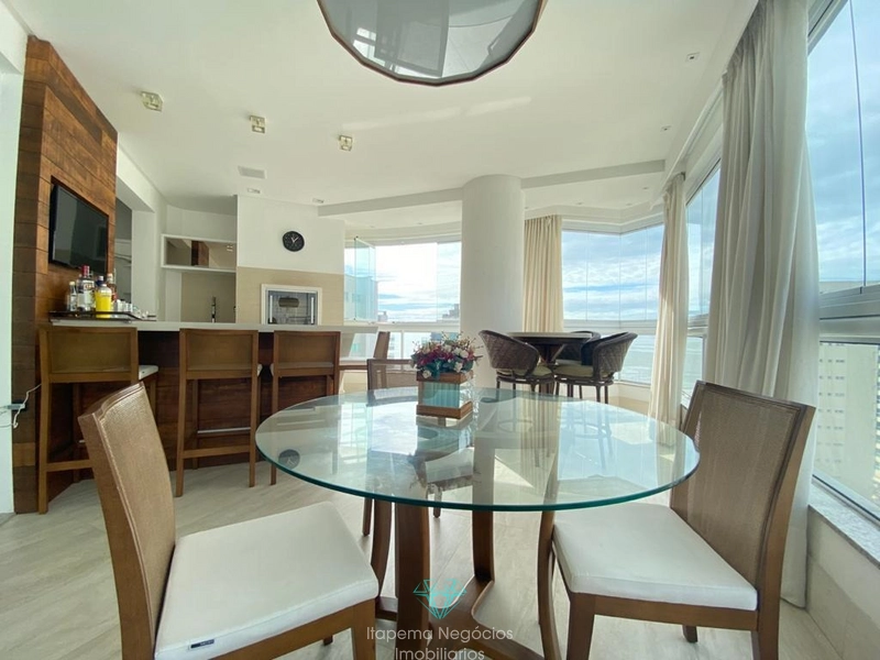 Apartamento 4 Suítes 5 Vagas , Mobiliado e Decorado - Quadra mar: 7ª foto da galeria de imagens do imóvel