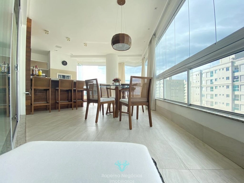 Apartamento 4 Suítes 5 Vagas , Mobiliado e Decorado - Quadra mar: 10ª foto da galeria de imagens do imóvel