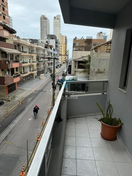 EXCELENTE PARA FUTURA PERMUTA POR ÁREA CONSTRUÍDA - MEIA PRAIA.: 3ª foto da galeria de imagens do imóvel