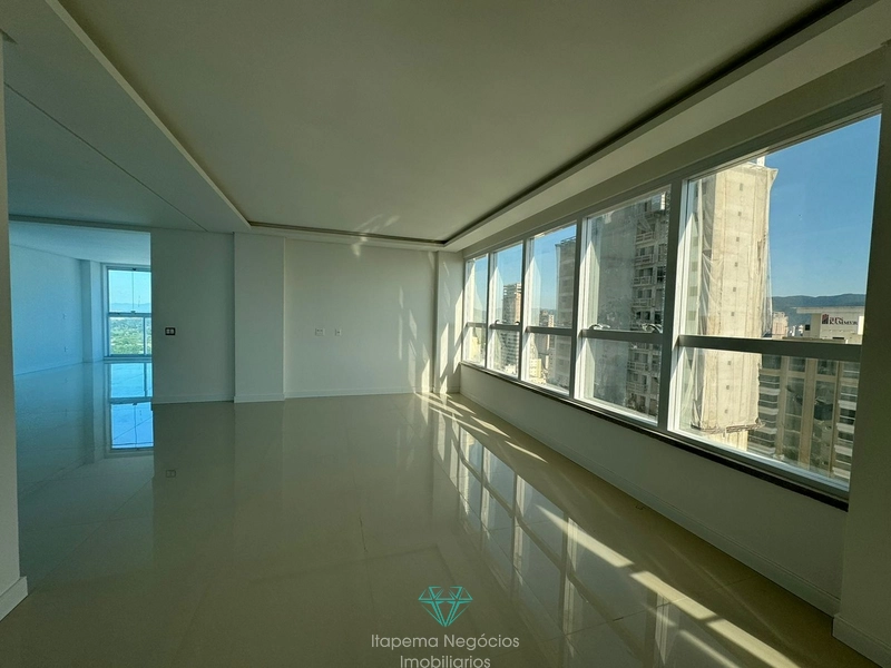 Duplex - 4 Suítes, sendo 2 demi e 1 master, 3 Vagas .: 1ª foto da galeria de imagens do imóvel