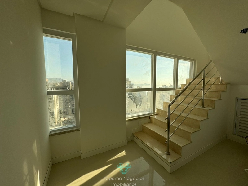 Duplex - 4 Suítes, sendo 2 demi e 1 master, 3 Vagas .: 10ª foto da galeria de imagens do imóvel
