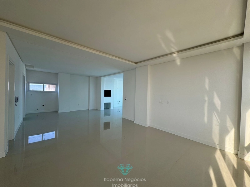 Duplex - 4 Suítes, sendo 2 demi e 1 master, 3 Vagas .: 3ª foto da galeria de imagens do imóvel