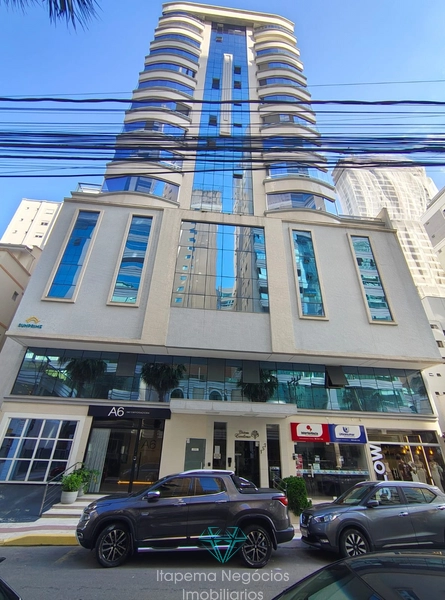 Apartamento 4 Suítes mobiliado, 3 Vagas - Meia Praia, Itapema - SC: 2ª foto da galeria de imagens do imóvel