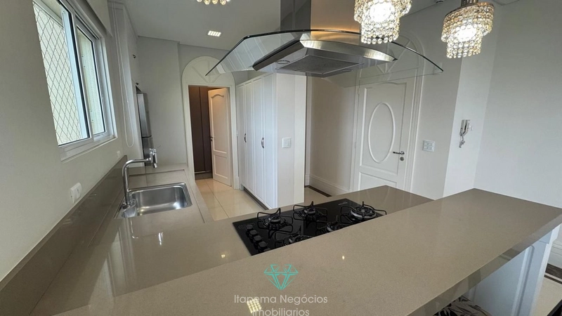 Apartamento mobiliado e decorado, muito luxuoso e frente mar.: 8ª foto da galeria de imagens do imóvel