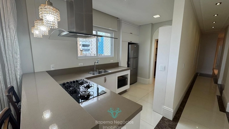Apartamento mobiliado e decorado, muito luxuoso e frente mar.: 5ª foto da galeria de imagens do imóvel