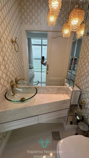 Apartamento mobiliado e decorado, muito luxuoso e frente mar.: 12ª foto da galeria de imagens do imóvel