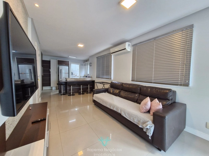 Apartamento quadra mar em Itapema.: 1ª foto da galeria de imagens do imóvel