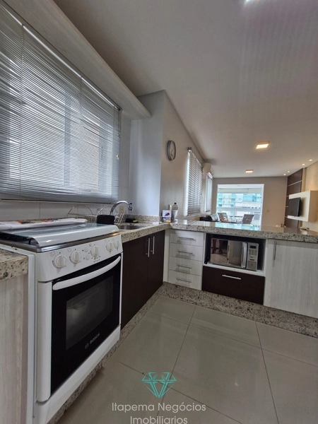 Apartamento quadra mar em Itapema.: 10ª foto da galeria de imagens do imóvel