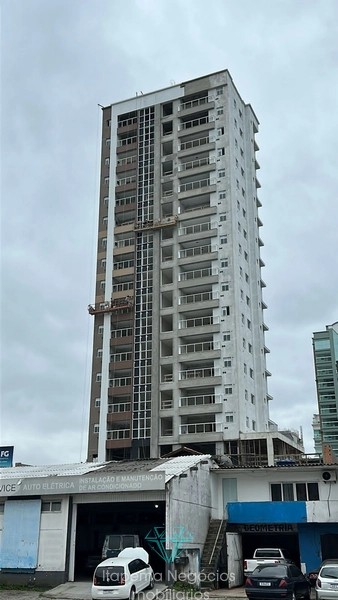 Apartamento com 2 vagas de garagem à venda no Centro: 3ª foto da galeria de imagens do imóvel