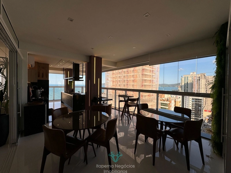 APARTAMENTO EM MEIA PRAIA ITAPEMA - 4 SUÍTES, 5 VAGAS - MOBILIADO.: 10ª foto da galeria de imagens do imóvel