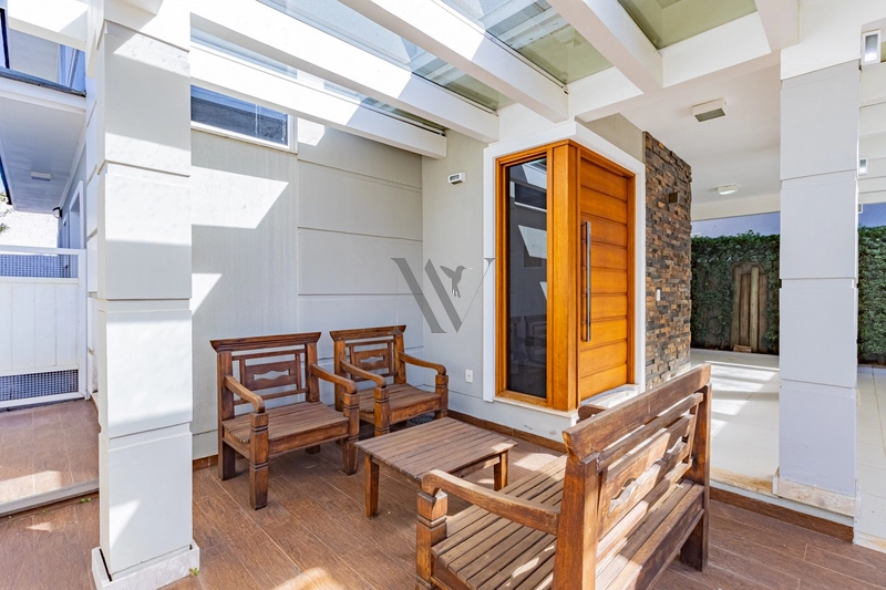 Casa Mobiliada 3 Dormitórios À Venda no Condomínio Alphaville Gravataí: 3ª foto da galeria de imagens do imóvel