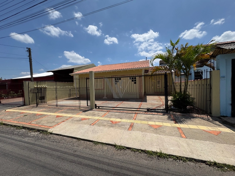 Casa 3 Dormitórios À Venda no Bairro Bom Sucesso: 4ª foto da galeria de imagens do imóvel