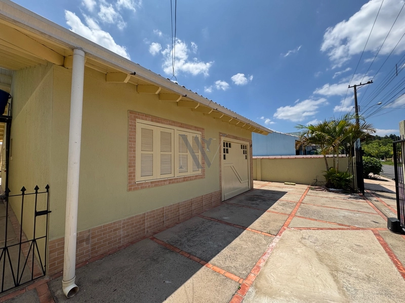 Casa 3 Dormitórios À Venda no Bairro Bom Sucesso: 5ª foto da galeria de imagens do imóvel
