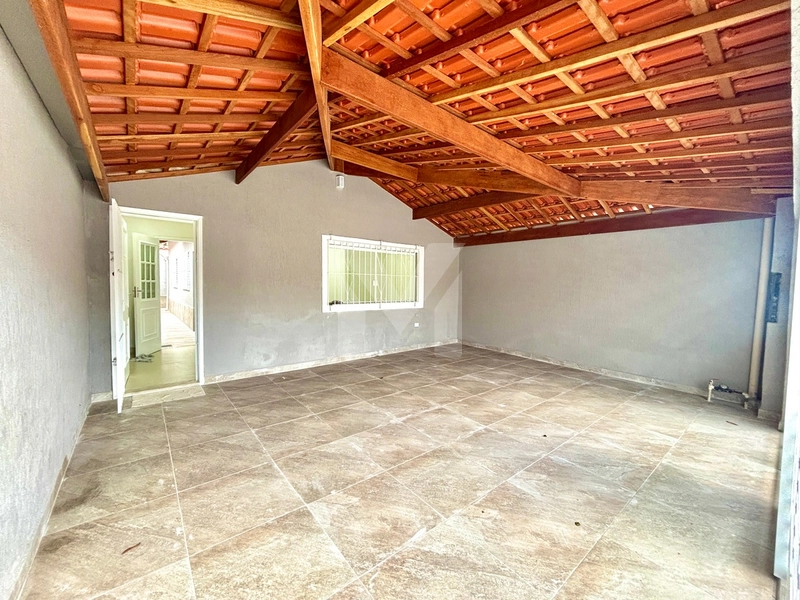 Casa nova com 2 dormitórios e suíte pronta para morar.