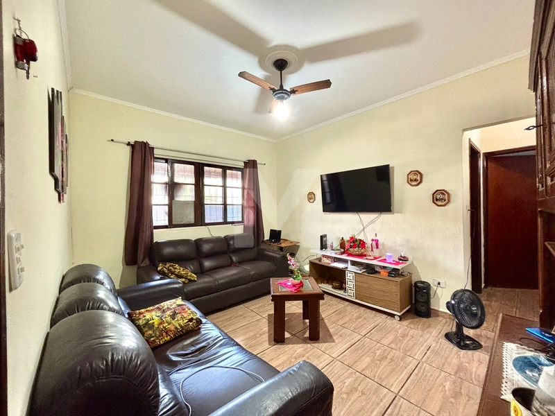 Há 4 quadras da praia, quintal e muito mais, olha essa Casa Isolada !: 2ª foto da galeria de imagens do imóvel