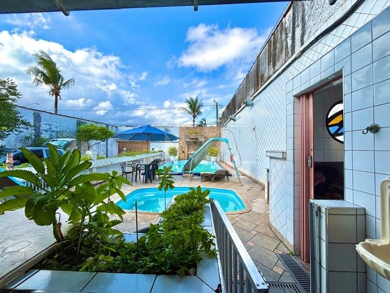 Piscina, quintal e 5 vagas de garagem, Casa com 2 dormitórios !: 8ª foto da galeria de imagens do imóvel