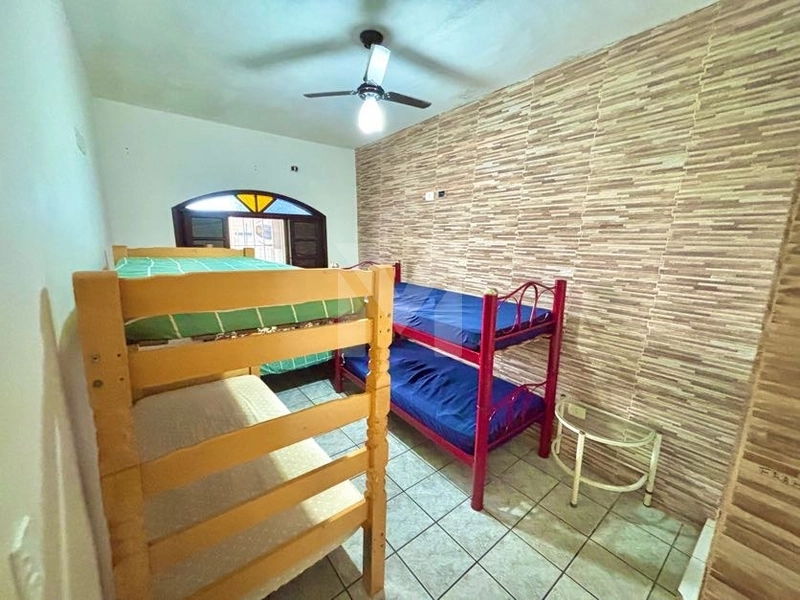 Piscina, quintal e 5 vagas de garagem, Casa com 2 dormitórios !: 21ª foto da galeria de imagens do imóvel