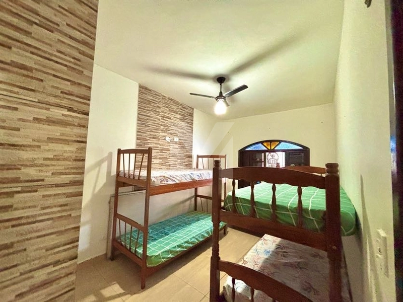 Piscina, quintal e 5 vagas de garagem, Casa com 2 dormitórios !: 19ª foto da galeria de imagens do imóvel