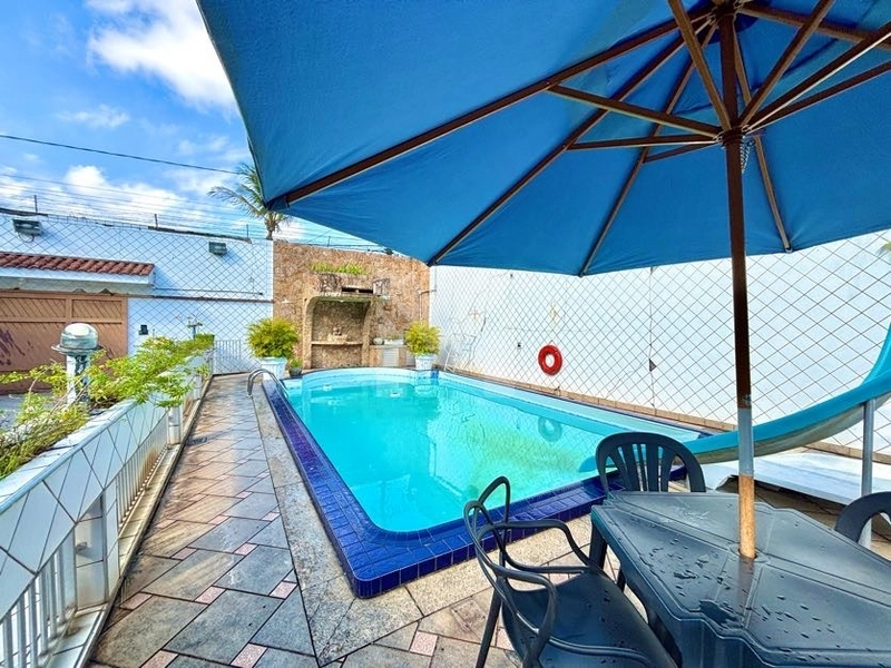 Piscina, quintal e 5 vagas de garagem, Casa com 2 dormitórios !: 9ª foto da galeria de imagens do imóvel