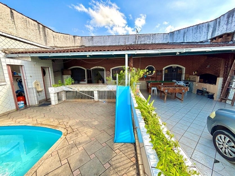 Piscina, quintal e 5 vagas de garagem, Casa com 2 dormitórios !: 7ª foto da galeria de imagens do imóvel