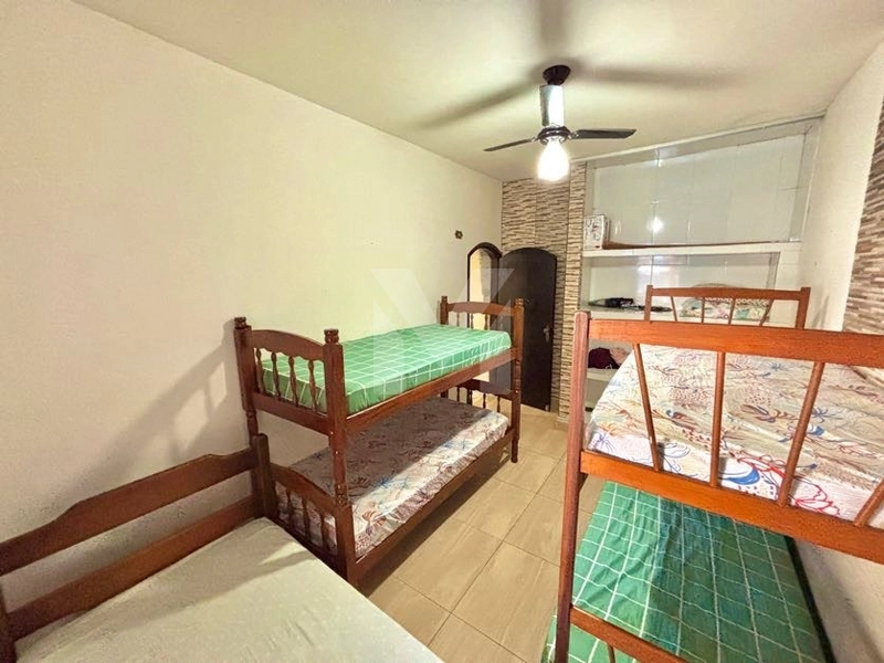 Piscina, quintal e 5 vagas de garagem, Casa com 2 dormitórios !: 20ª foto da galeria de imagens do imóvel