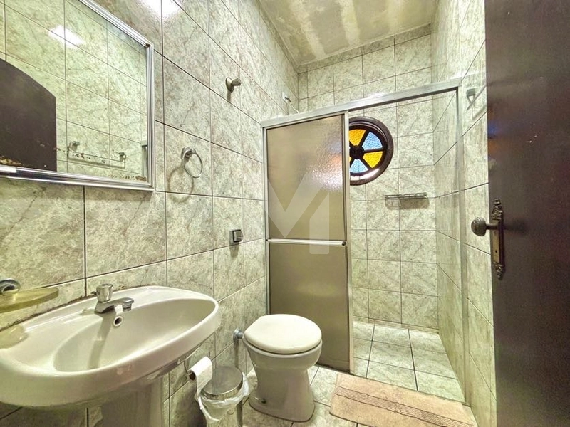 Piscina, quintal e 5 vagas de garagem, Casa com 2 dormitórios !: 18ª foto da galeria de imagens do imóvel