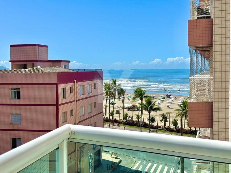 Apartamento 2 Dorm. Há 50m da Praia na Ocian espera por você