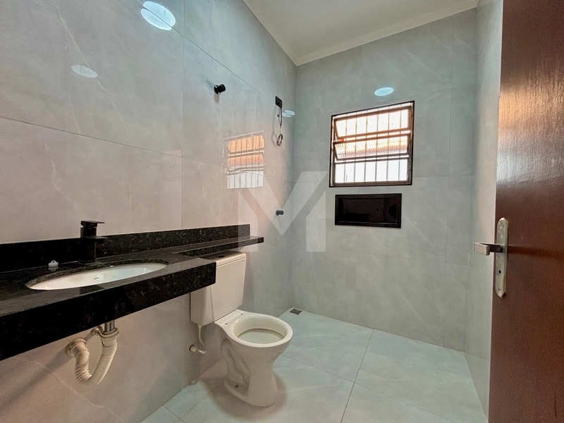 More perto da praia com piscina e 5 vagas — essa casa é raridade !: 32ª foto da galeria de imagens do imóvel