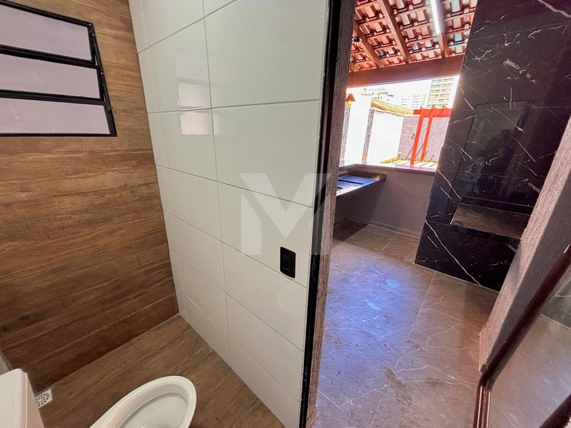 More perto da praia com piscina e 5 vagas — essa casa é raridade !: 14ª foto da galeria de imagens do imóvel