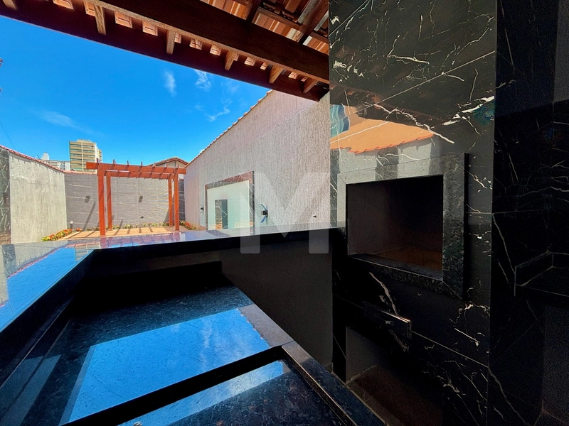 More perto da praia com piscina e 5 vagas — essa casa é raridade !: 11ª foto da galeria de imagens do imóvel