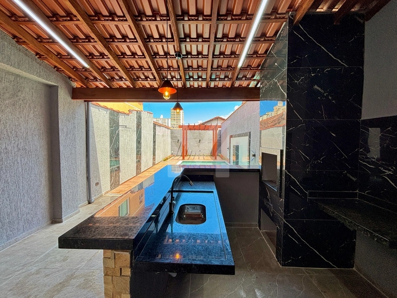 More perto da praia com piscina e 5 vagas — essa casa é raridade !: 10ª foto da galeria de imagens do imóvel