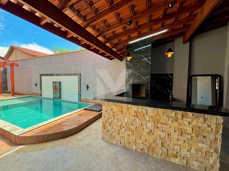 More perto da praia com piscina e 5 vagas — essa casa é raridade !: 8ª foto da galeria de imagens do imóvel